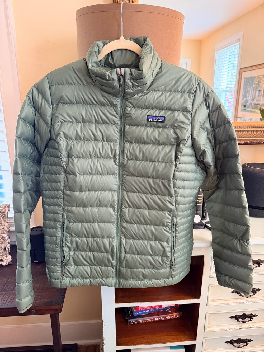 Patagonia Women’s Down Sweater Puffer Jacket in Green - EUC